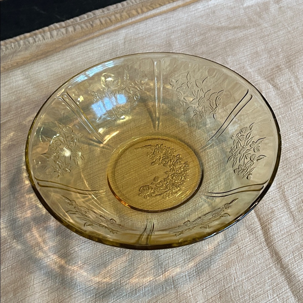 1930’s Federal Amber Yellow Depression Glass Sharon Cabbage Rose Serving Bowl - Picture 2 of 4